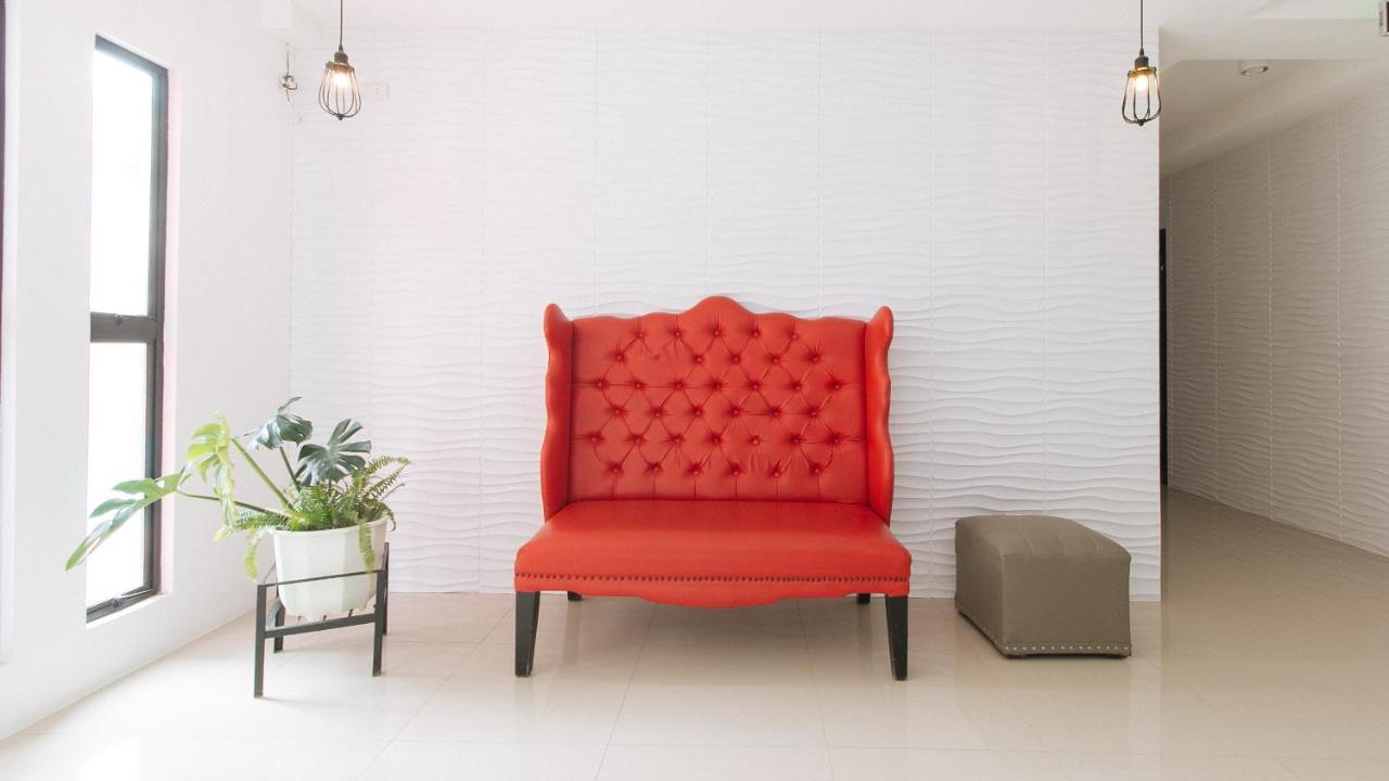 RedDoorz Plus @ d'Builders Poblacion - BGC Taguig Exterior foto
