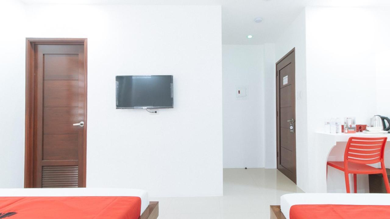 RedDoorz Plus @ d'Builders Poblacion - BGC Taguig Exterior foto